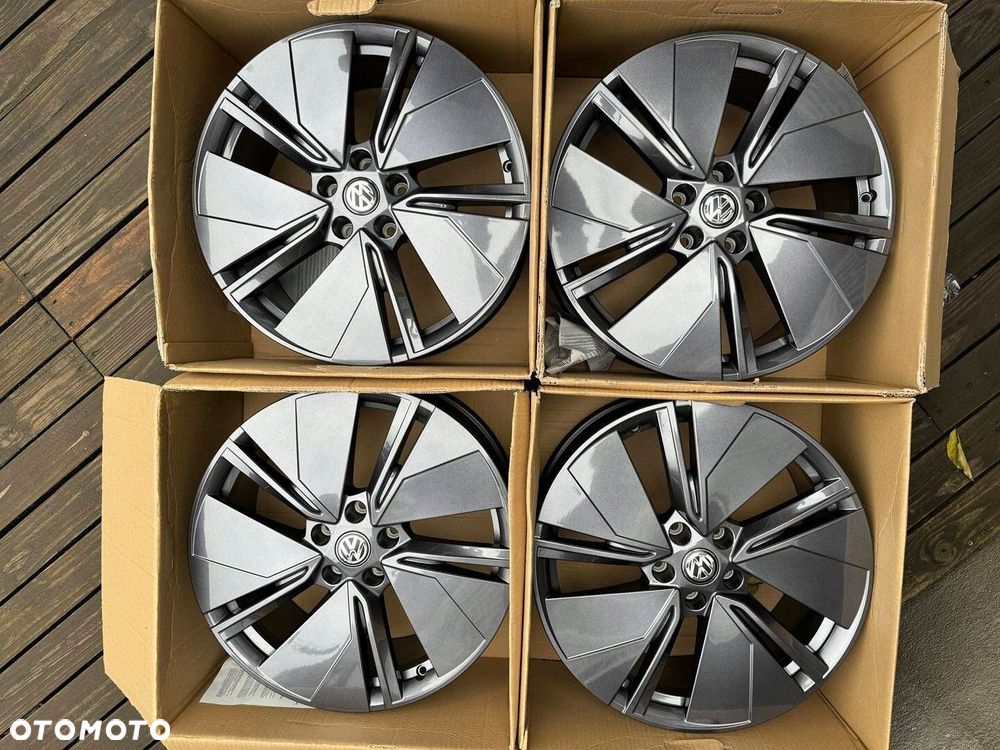 Felgi aluminiowe 5LA 19cali VW Golf Jetta Passat Phateon T-Roc - 1