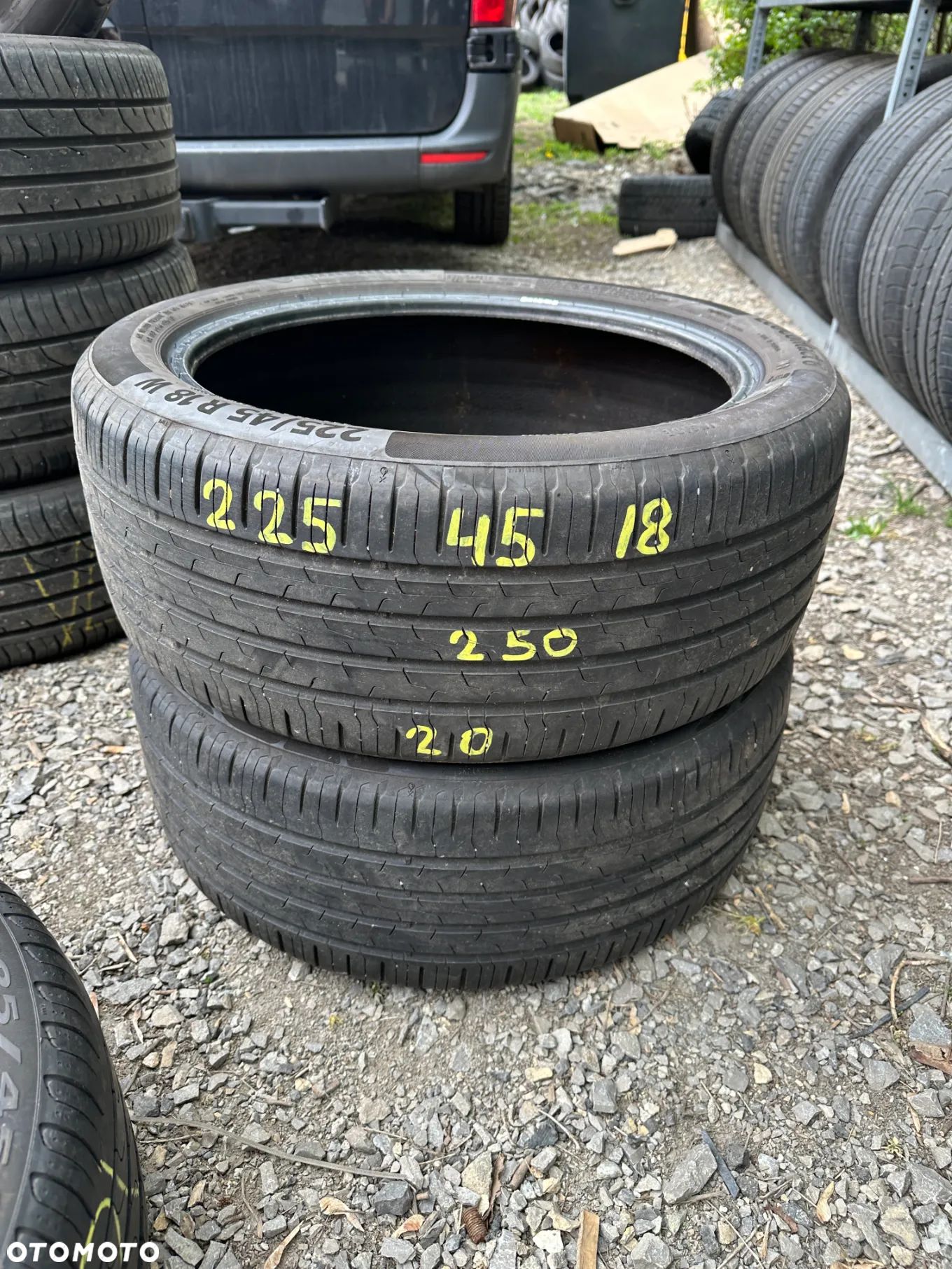 225/45x17 Continental - 1