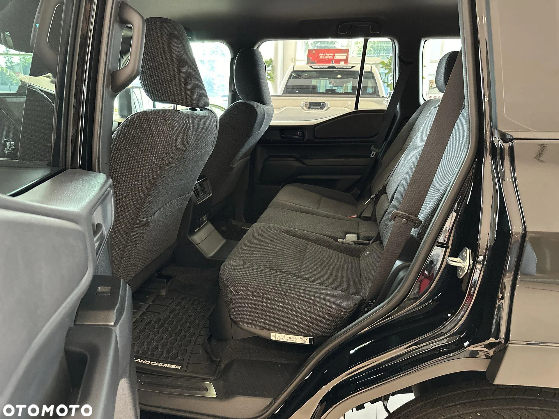 Toyota Land Cruiser - 10