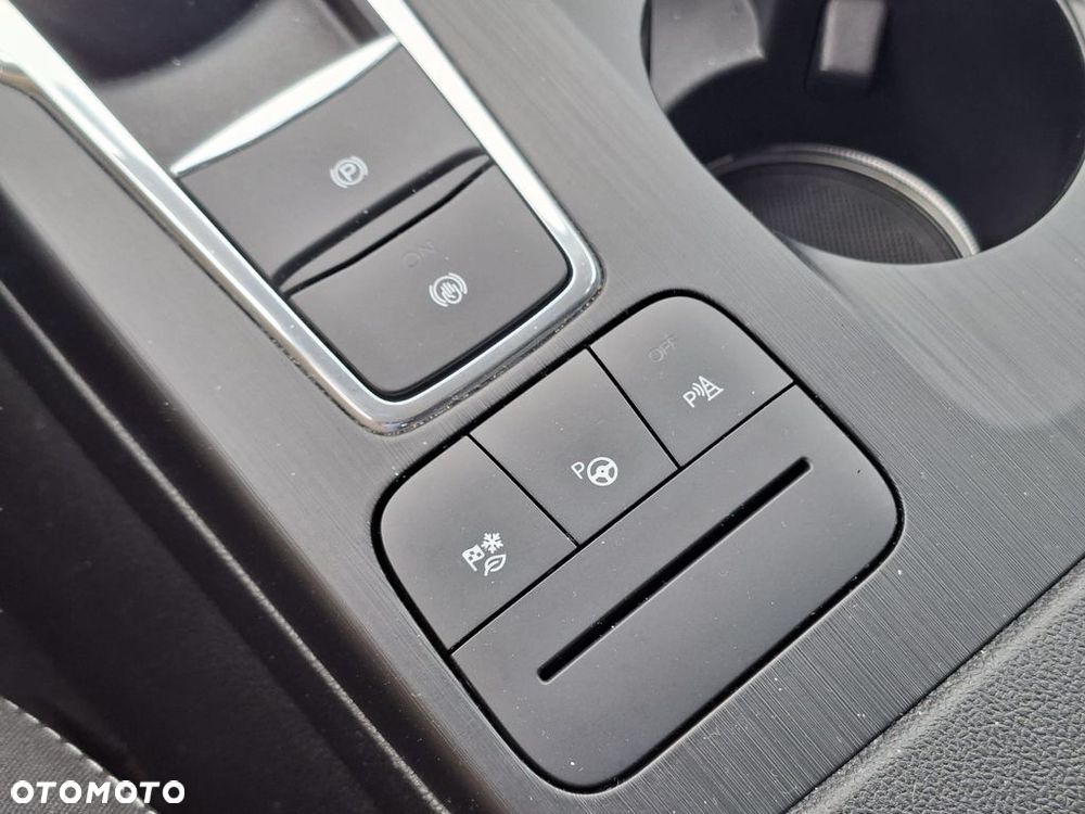 Ford Kuga 2.5 FHEV FWD Titanium eCVT - 21