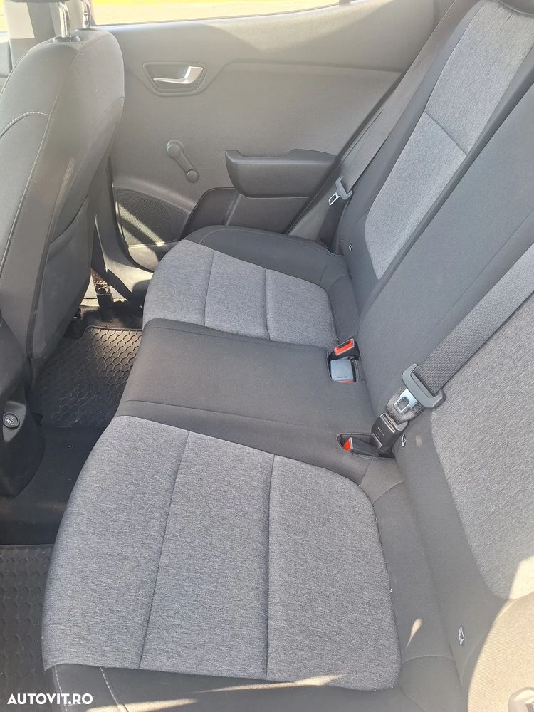Kia Stonic 1.2 MPI 5MT Urban - 7