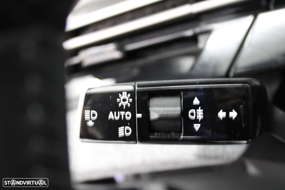 Peugeot E-5008 210 Allure Business - 22
