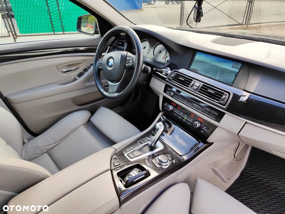 BMW Seria 5 535d xDrive - 12