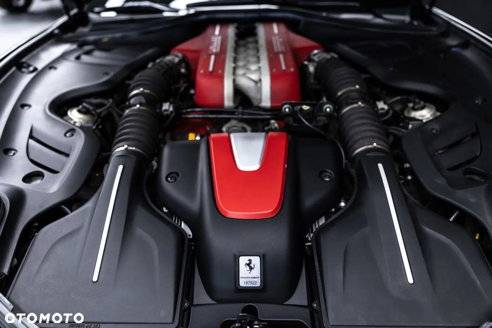 Ferrari FF - 22