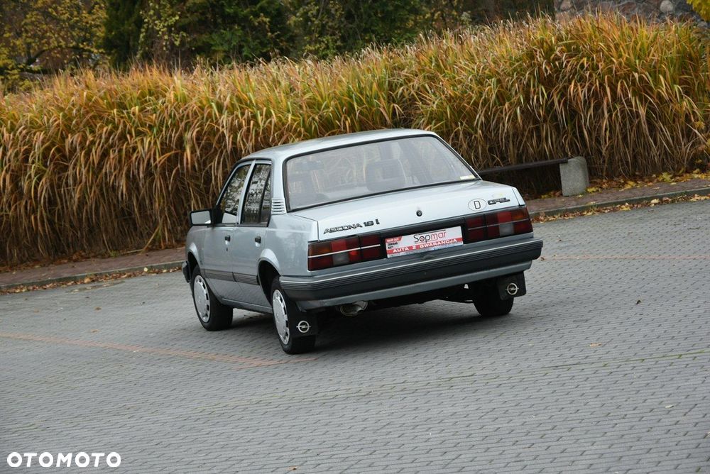 Opel Ascona 1.6 L - 4