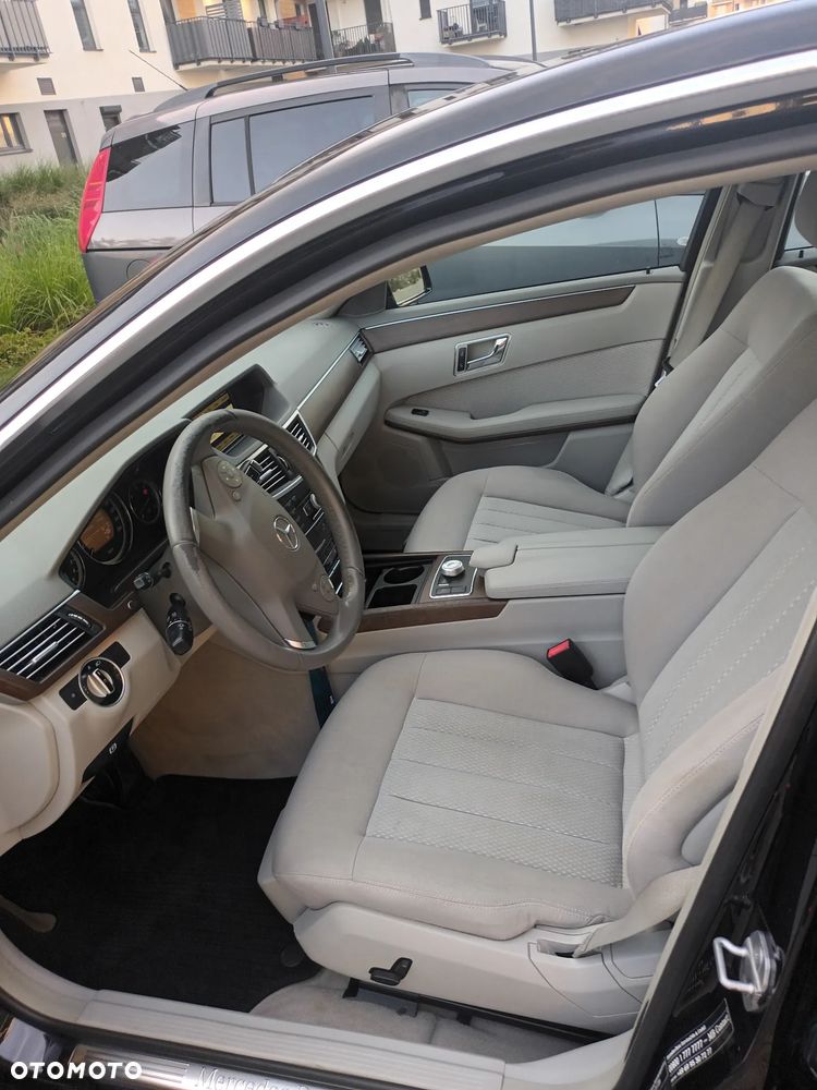 Mercedes-Benz Klasa E 300 CDI BlueEff Elegance - 5