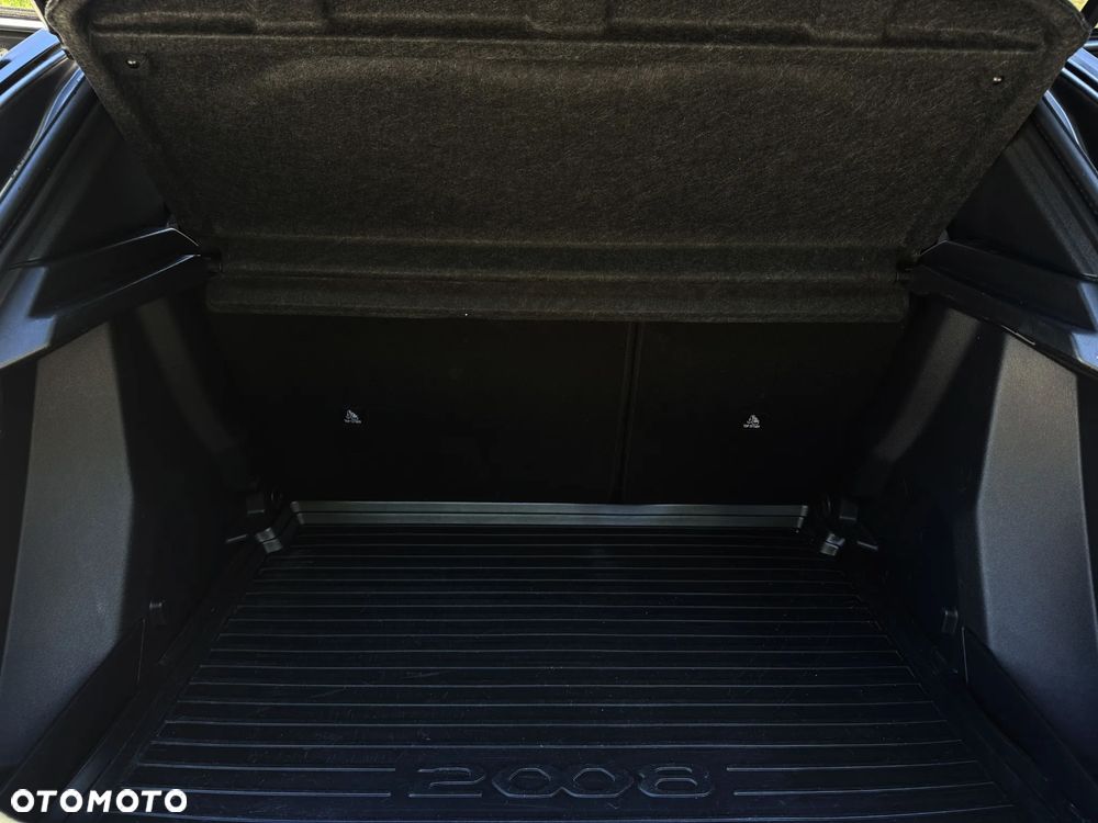Peugeot 2008 BlueHDi 100 Allure - 24