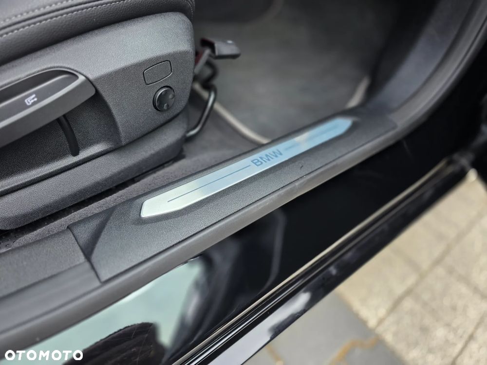 BMW Seria 2 220d xDrive Sport Line sport - 34
