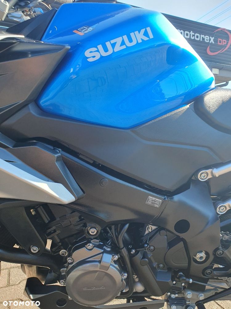 Suzuki GSX - 7