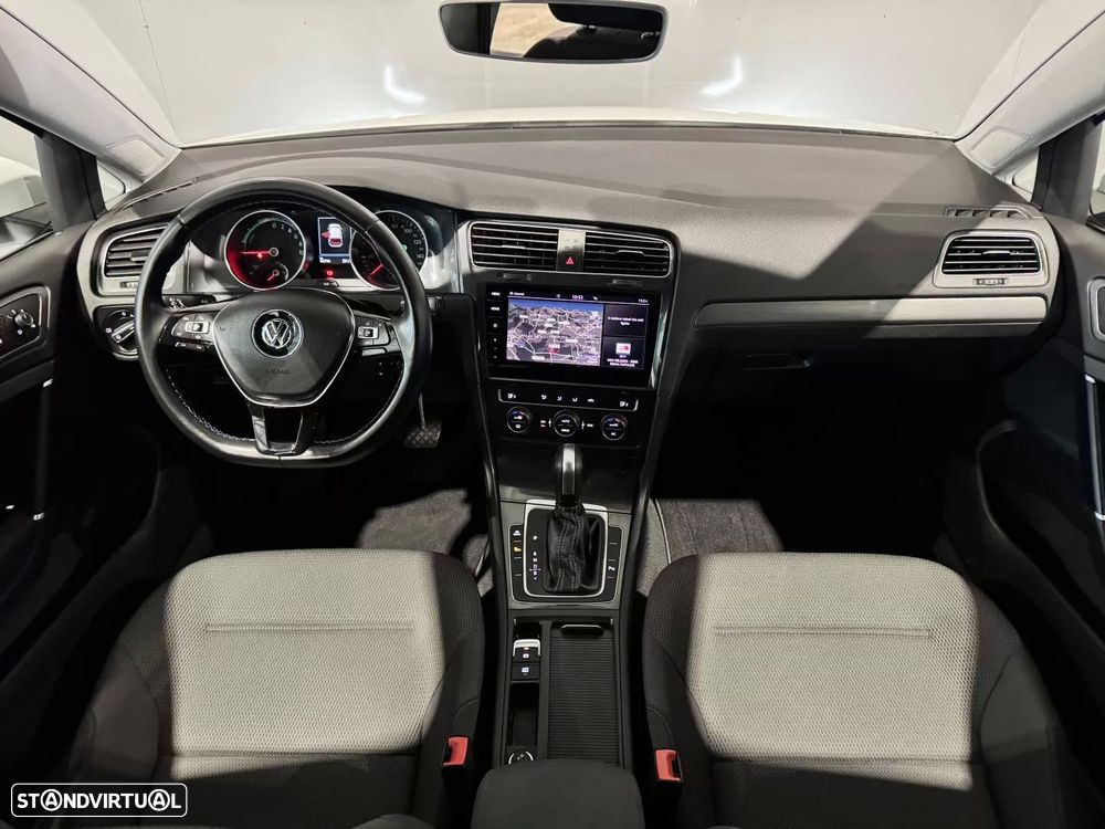 VW e-Golf AC/DC - 25