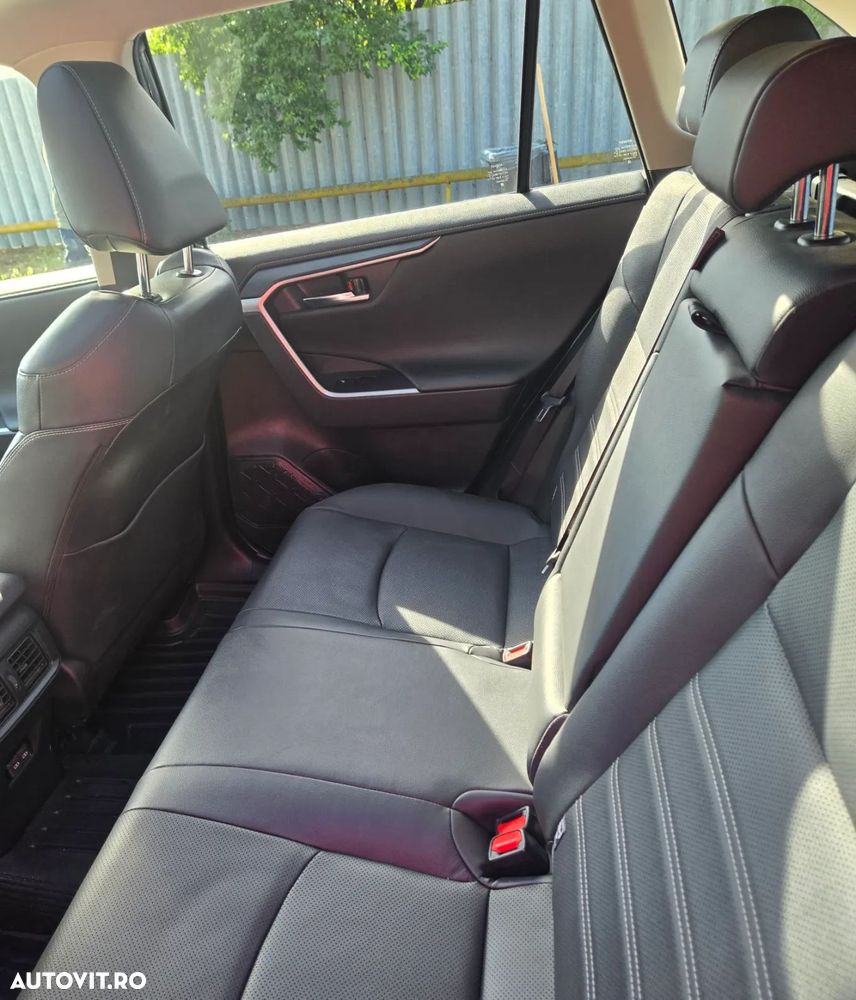 Toyota RAV4 - 16