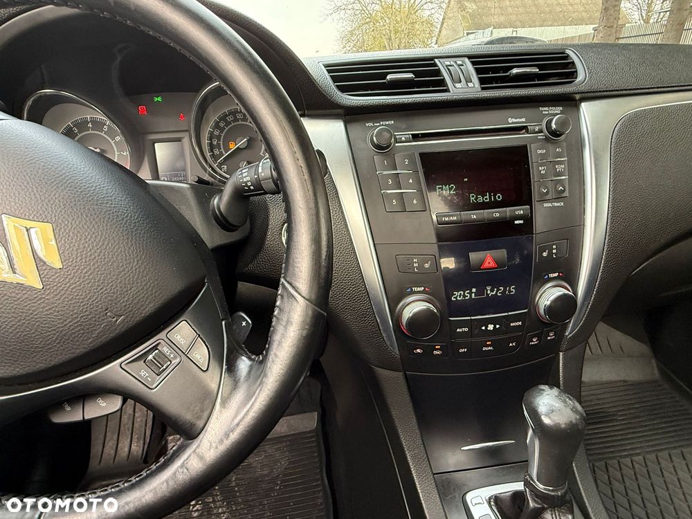 Suzuki Kizashi 2.4 Sport 4WD CVT - 16