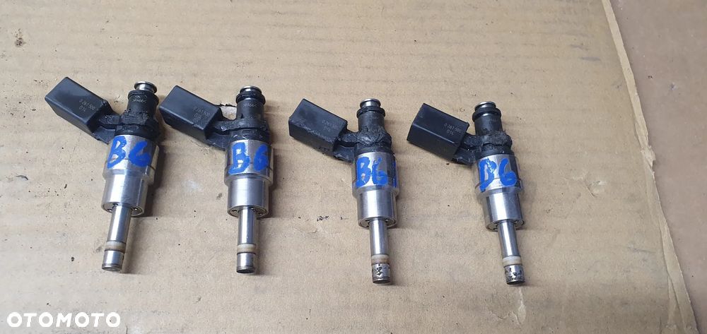 Wtrysk wtryskiwacz paliwa VW Passat B6 2.0 FSI 06F906036 0261500014 - 1