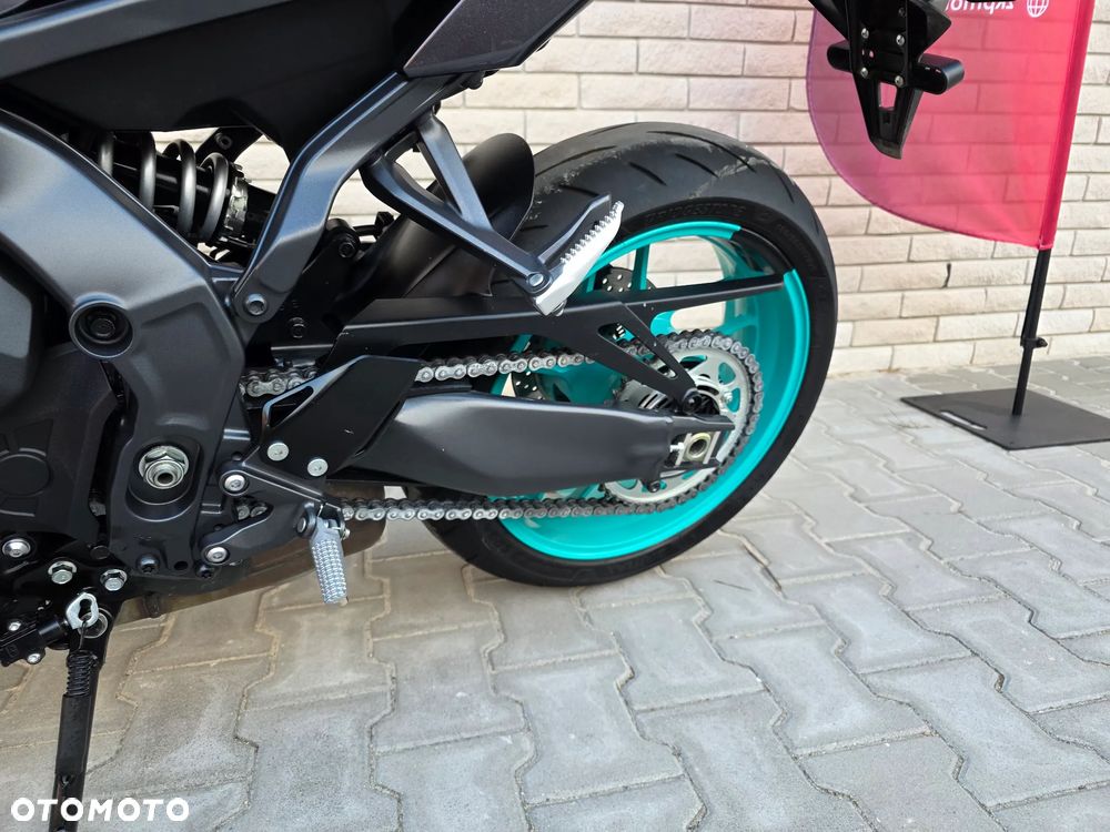 Yamaha MT - 17
