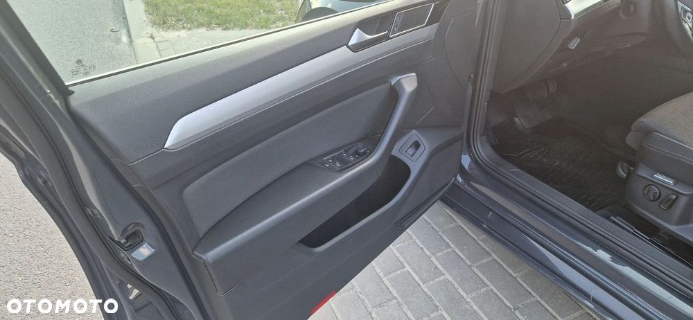 Volkswagen Passat 2.0 TDI SCR Comfortline DSG - 6