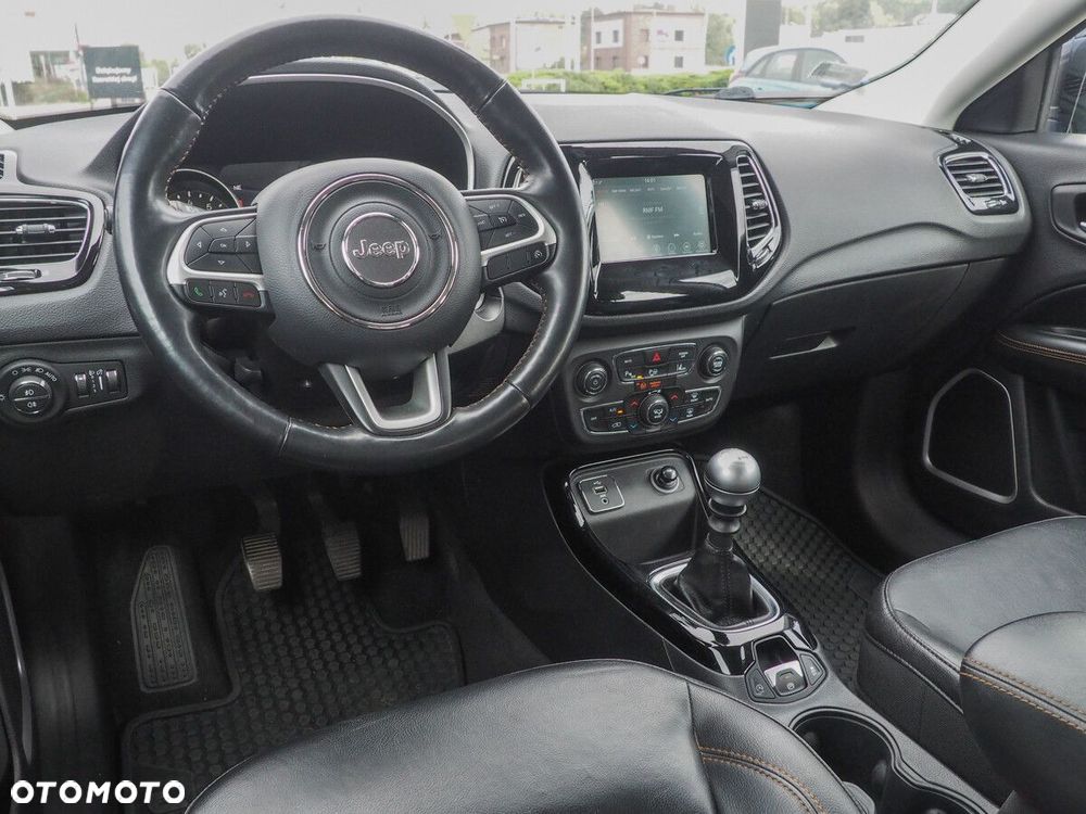 Jeep Compass - 10