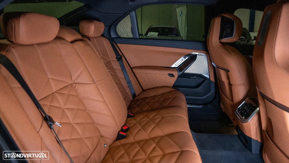 BMW 740 d xDrive Pack Desportivo M Pro - 29