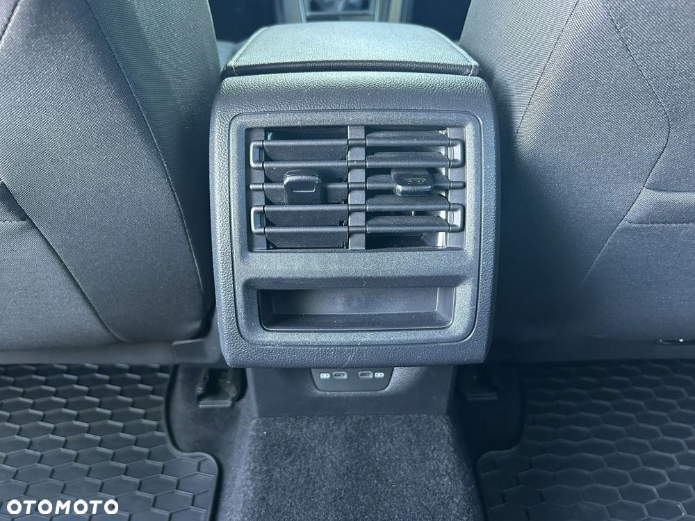 Volkswagen Golf - 24