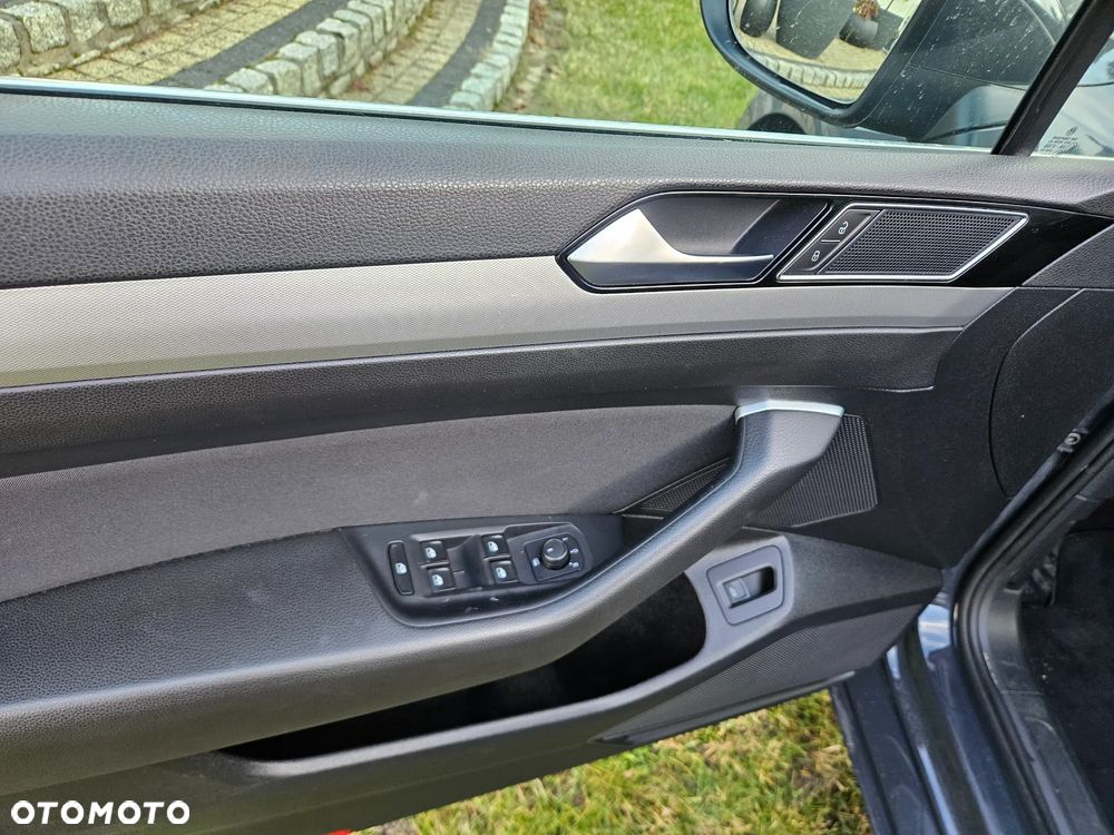 Volkswagen Passat Variant 2.0 TDI Comfortline DSG - 27