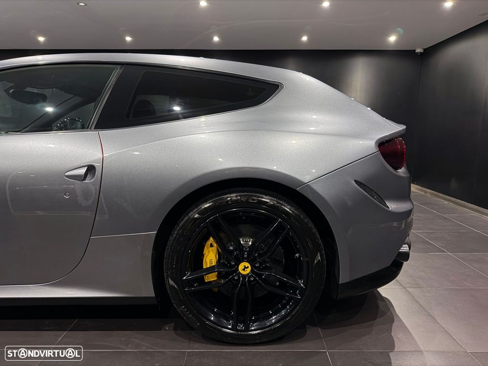 Ferrari FF - 4