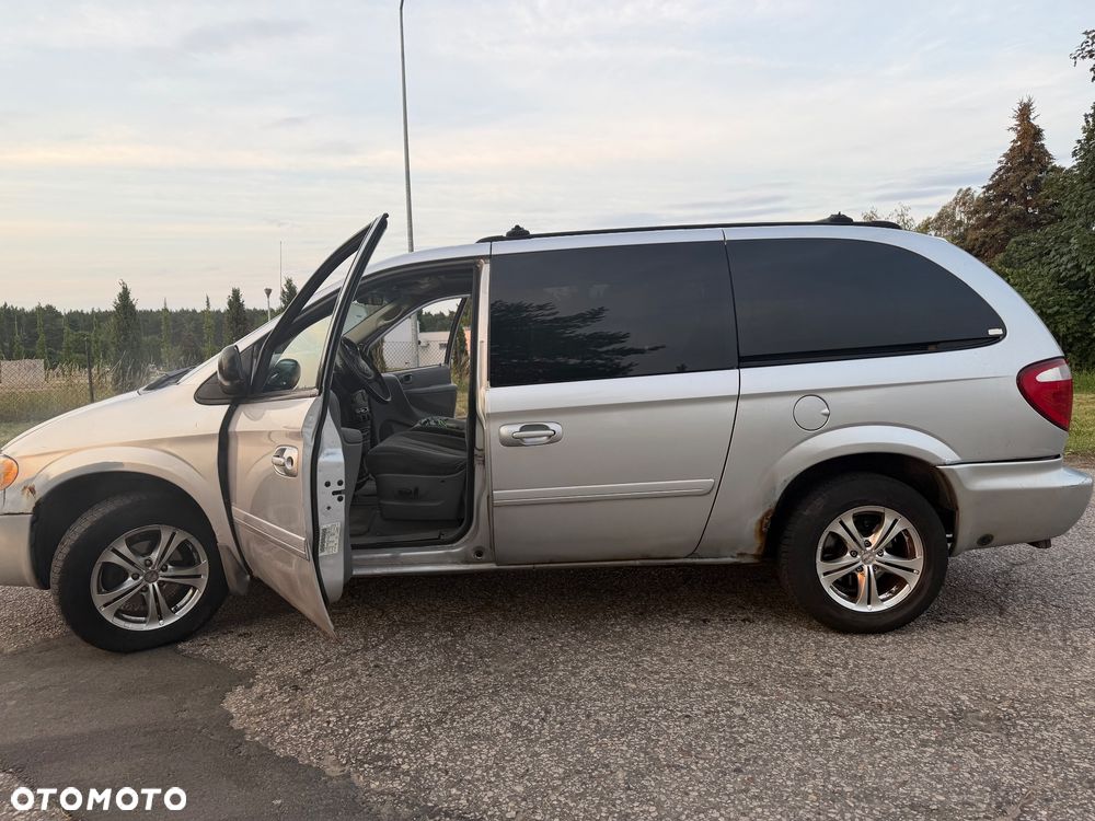 Dodge Grand Caravan - 3