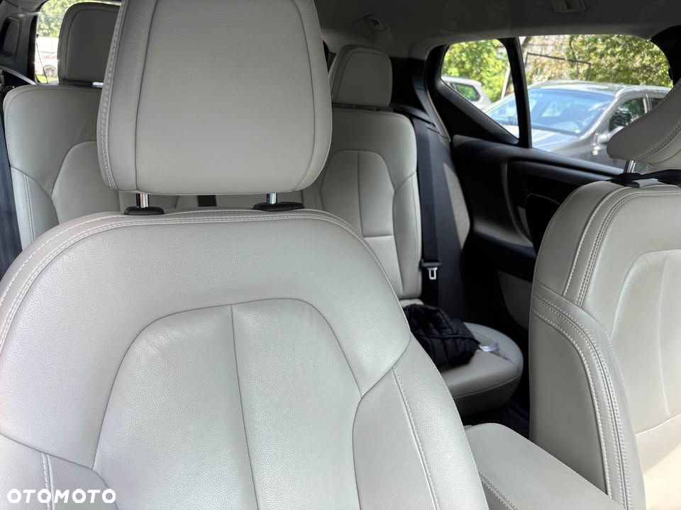 Volvo XC 40 T3 Momentum Pro - 12