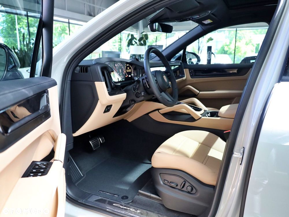 Porsche Cayenne - 15