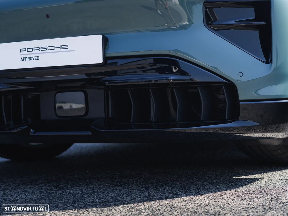 Porsche Cayenne Electric Turbo - 35