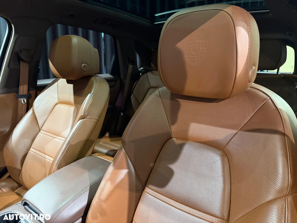 Porsche Cayenne E-Hybrid Tiptronic S Platinum Edition - 28