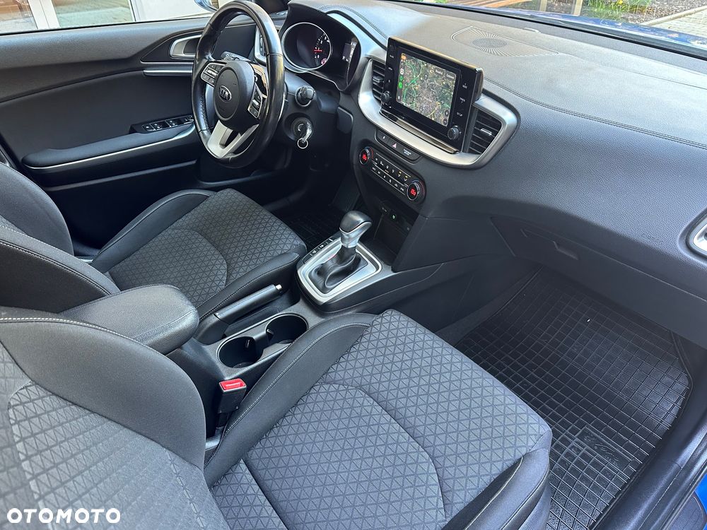 Kia Ceed - 10