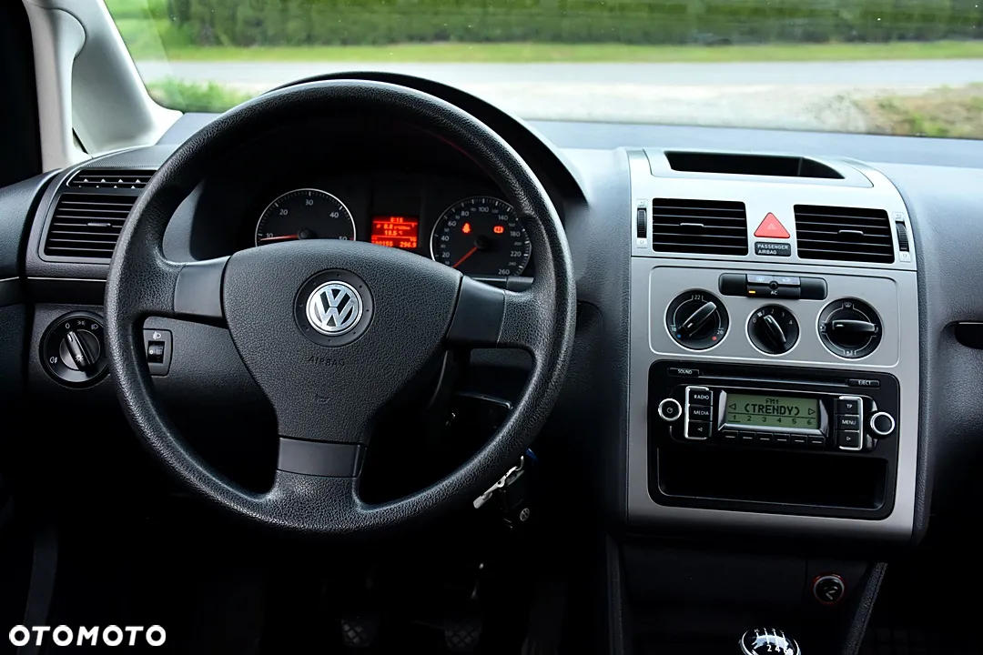 Volkswagen Touran 1.9 TDI Conceptline - 6