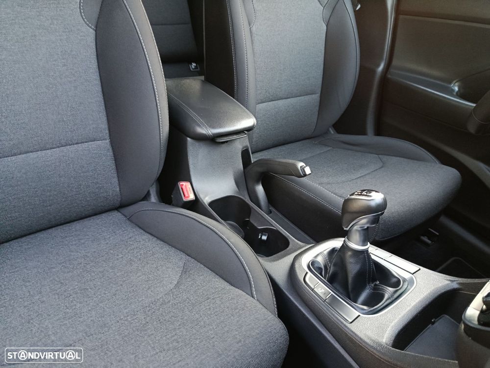 Hyundai i30 1.6 CRDI STyle Plus - 40