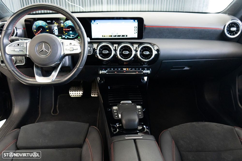 Mercedes-Benz A 250 e 8G-DCT AMG Line - 13