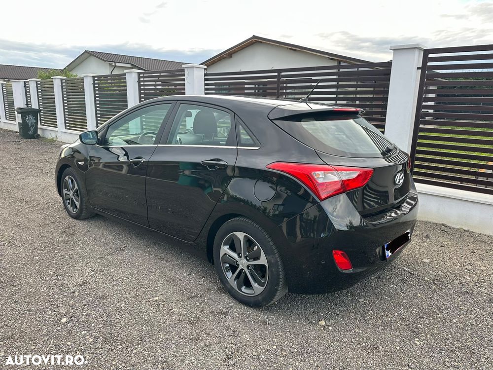 Hyundai i30 1.6 CRDI Comfort - 3