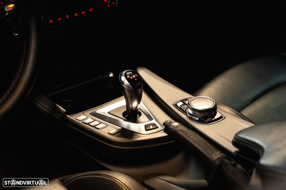 BMW M4 Auto - 7