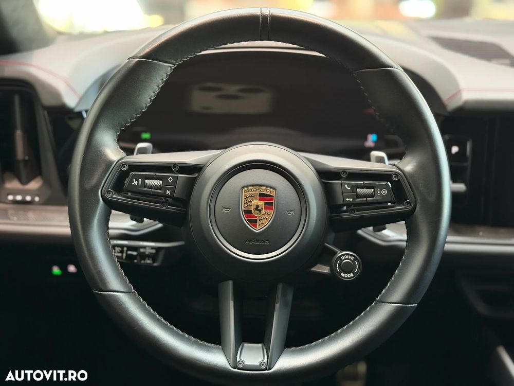 Porsche Cayenne Coupe GTS - 12
