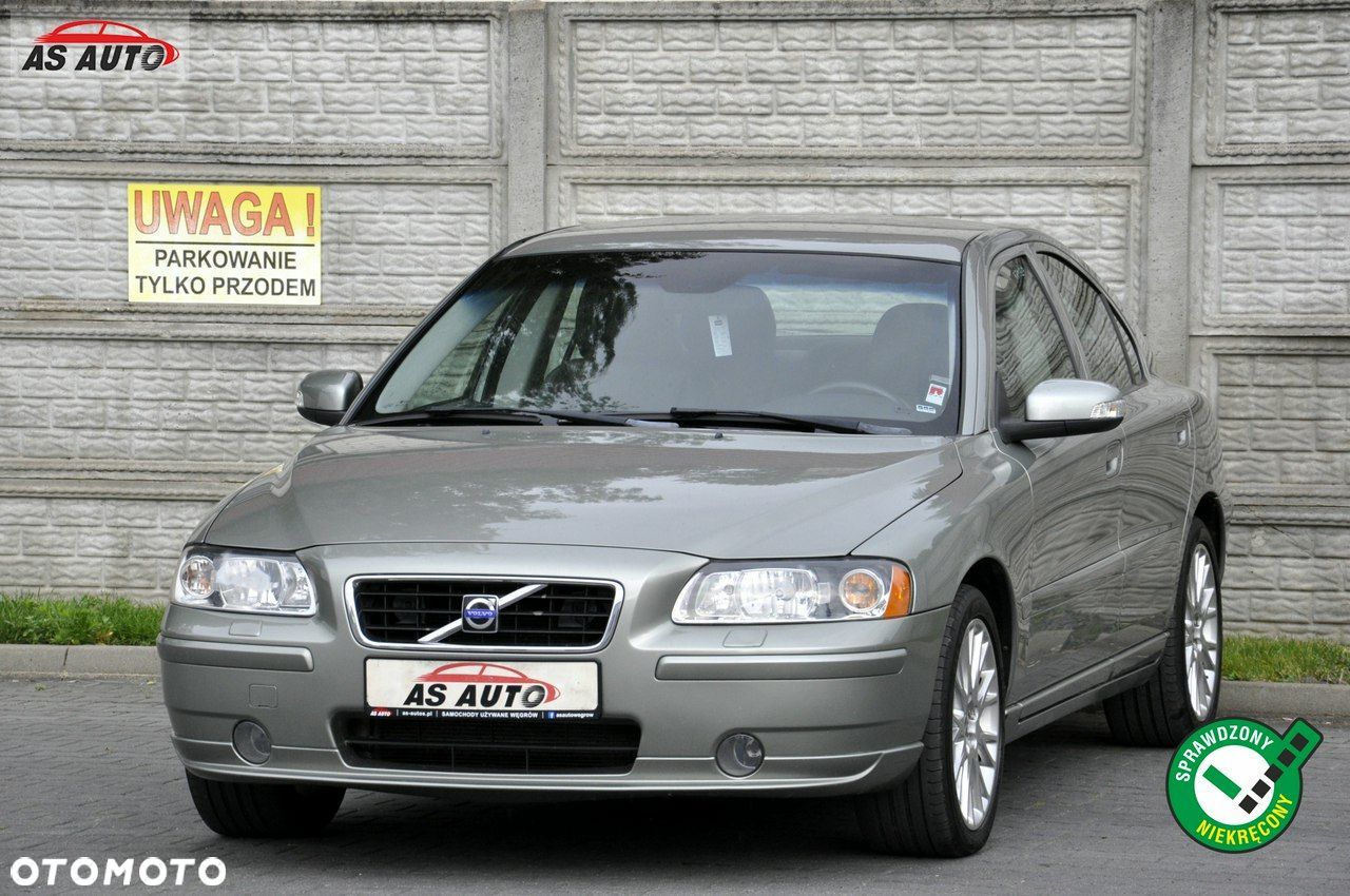 Volvo S60 2.4 Momentum - 1