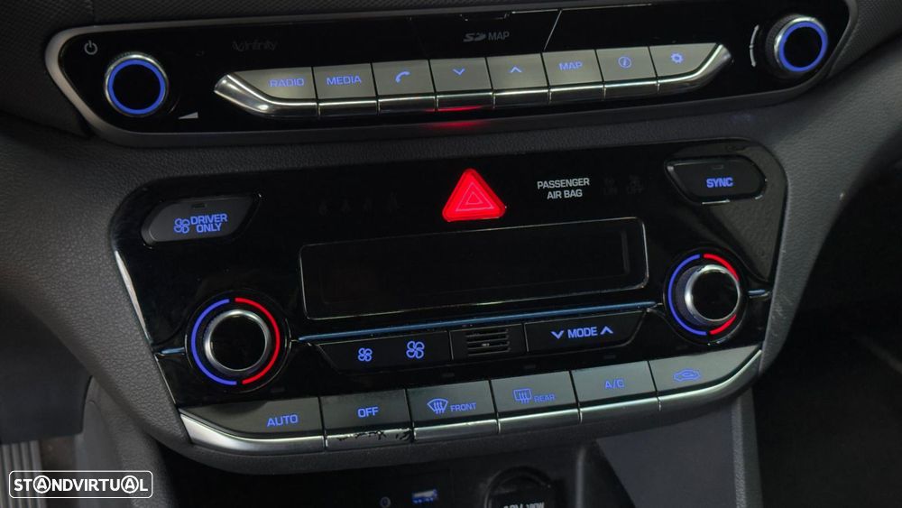 Hyundai Ioniq 1.6 GDI HEV Hybrid Tech - 25