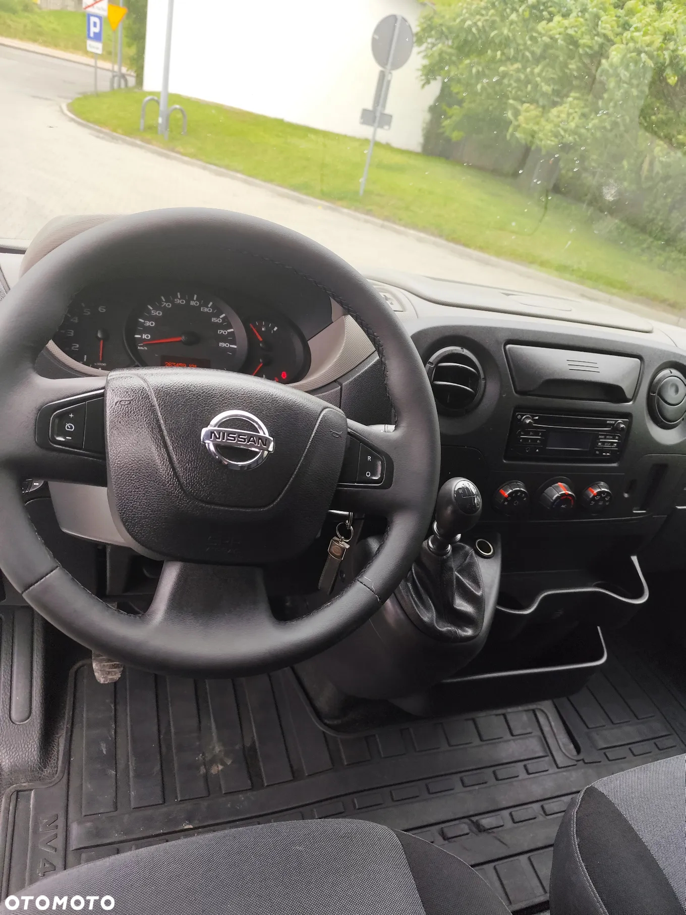 Nissan nv400 - 16