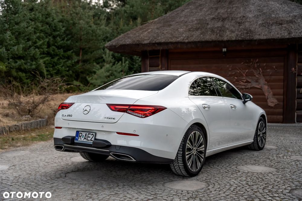 Mercedes-Benz CLA 250 4-Matic 7G-DCT - 14