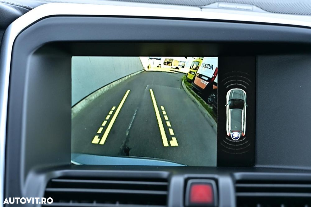Volvo XC 60 D5 AWD Geartronic Summum - 25