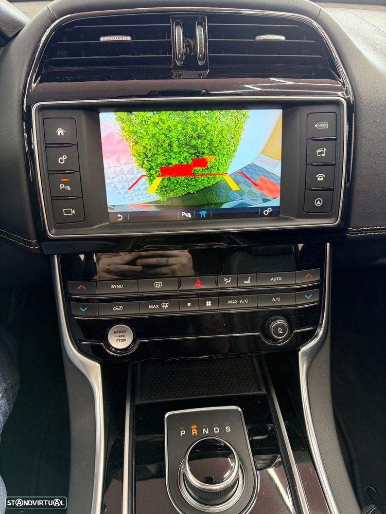 Jaguar XE 2.0 D R-Sport Aut. - 11