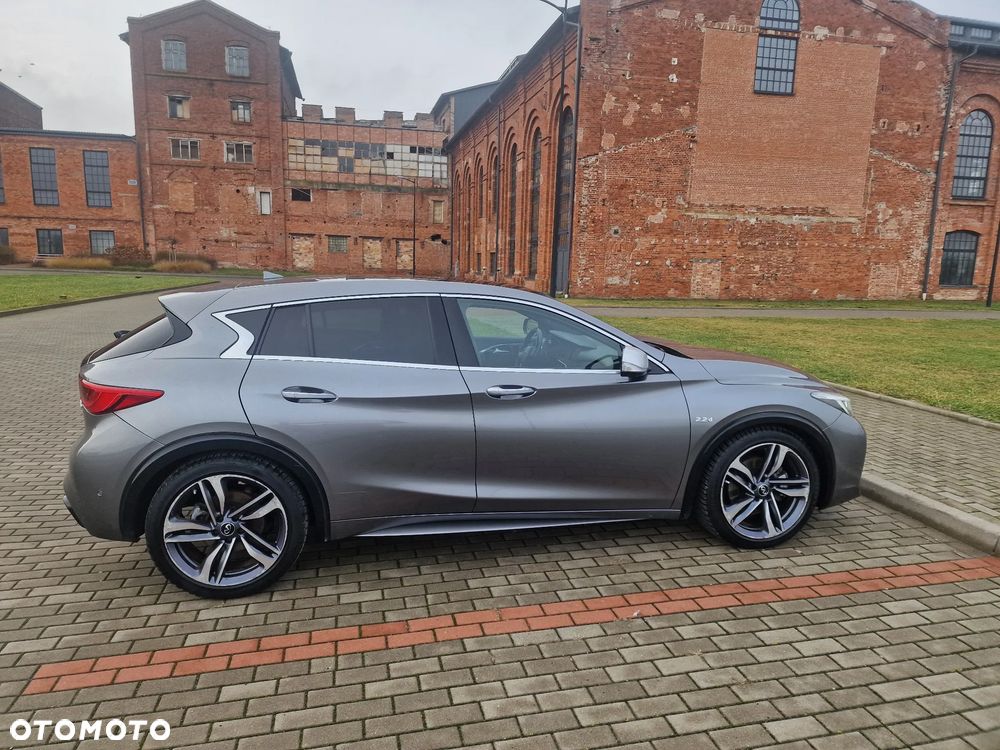 Infiniti Q30 2.2d DCT Premium Tech - 8