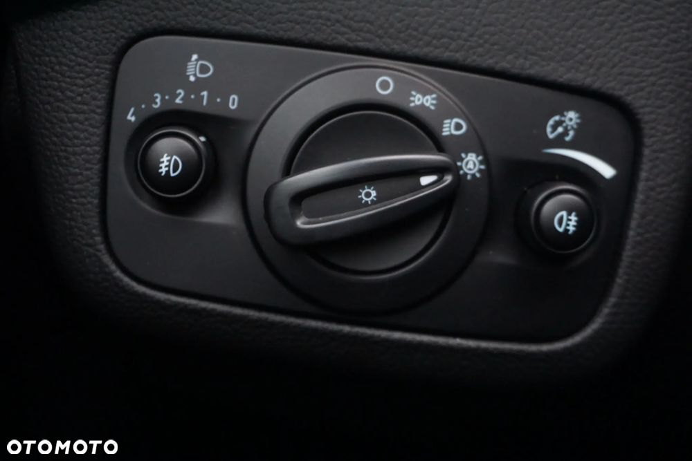 Ford Kuga 2.0 TDCi 2x4 Titanium - 34