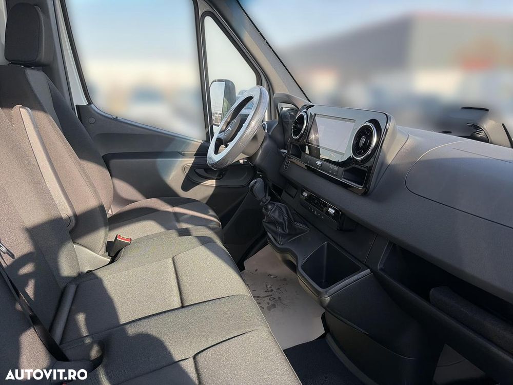 Mercedes-Benz Sprinter 517 - 12