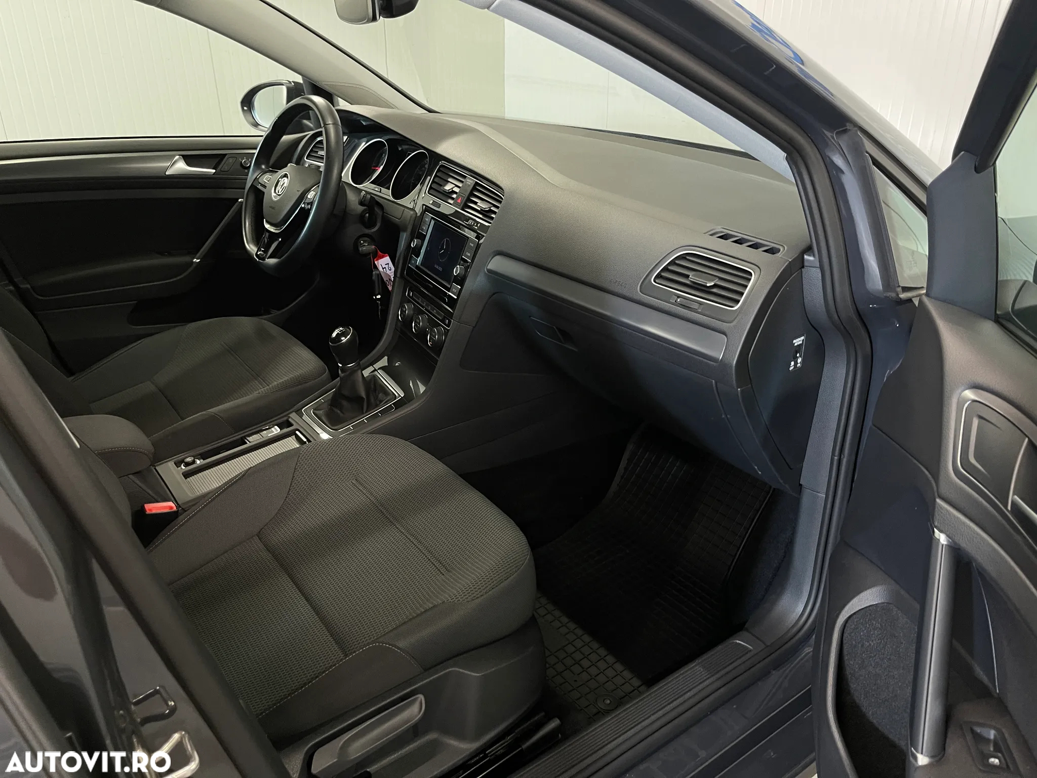 Volkswagen Golf 1.6 TDI Comfortline - 9