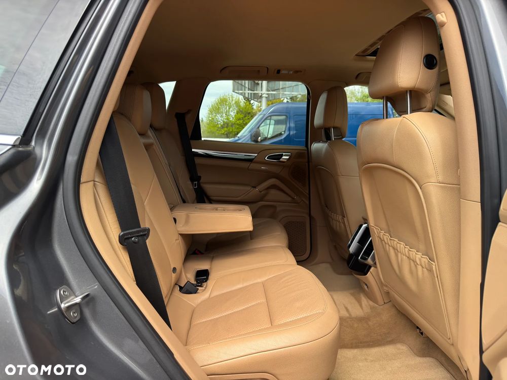 Porsche Cayenne Standard - 22