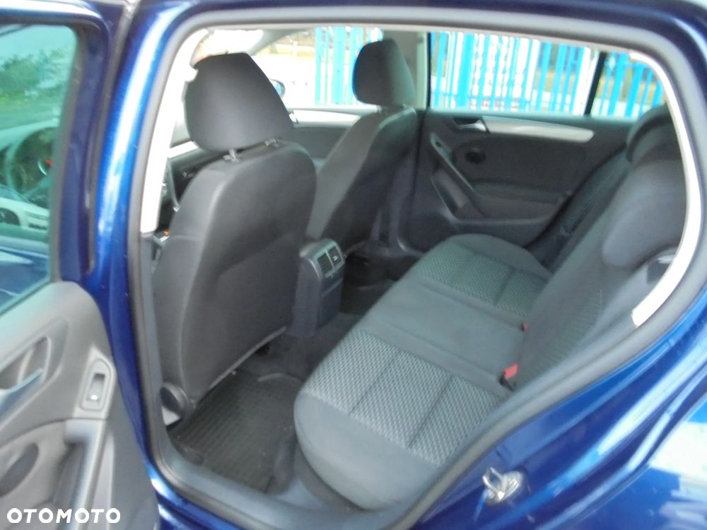 Volkswagen Golf 1.6 TDI DPF Comfortline - 10