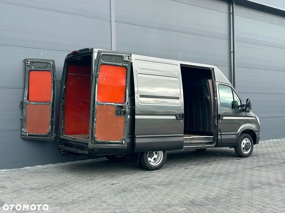 Iveco Daily 40C21 35C21 3.0 HPI L3H2 Średniak **KLIMA**Hak 3,5t.**NA BLIŹNIAKACH**Sprowadzony**2014R** - 7