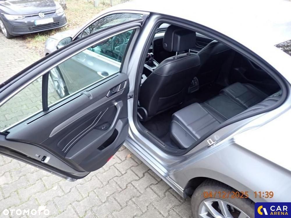 Volkswagen Passat - 19